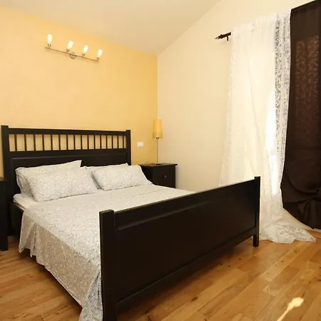 度假居 Family Friendly House With A Swimming Pool Peruski