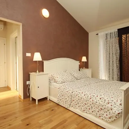Family Friendly House With A Swimming Pool Peruski * 卡尼卡