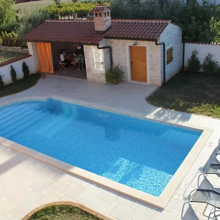 Family Friendly House With A Swimming Pool Peruski Tatil Evi